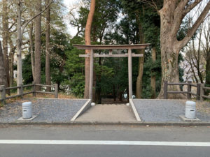 市杵嶋神社の質素な鳥居